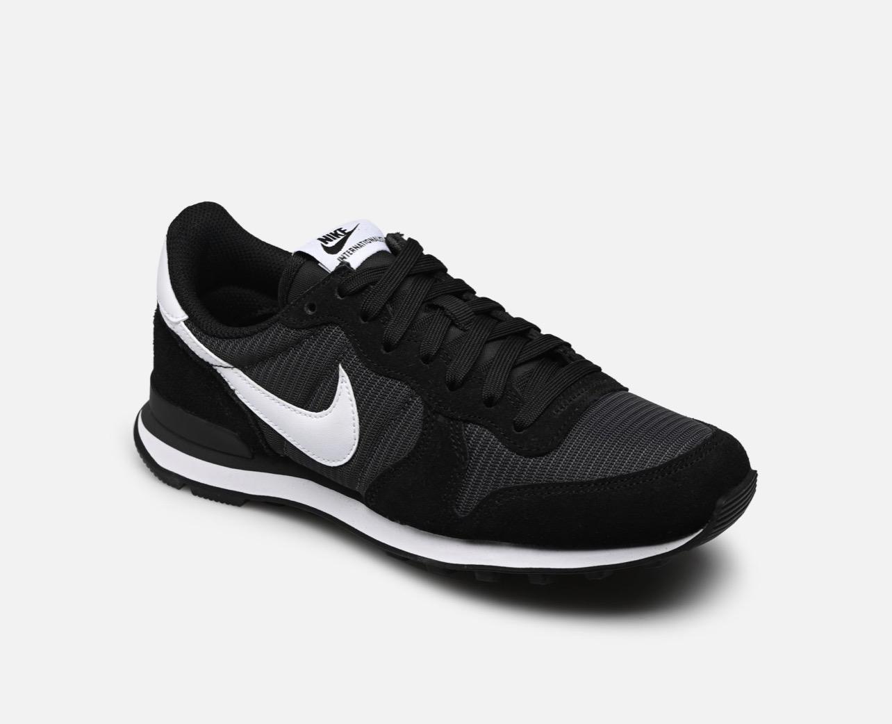 NIKE INTERNATIONALIST